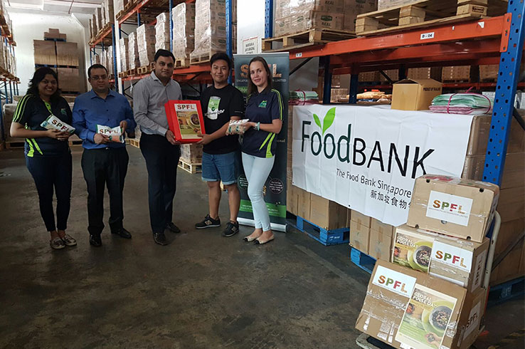 Singapore Pulses Federation Limited Team at Food Bank donating pulses