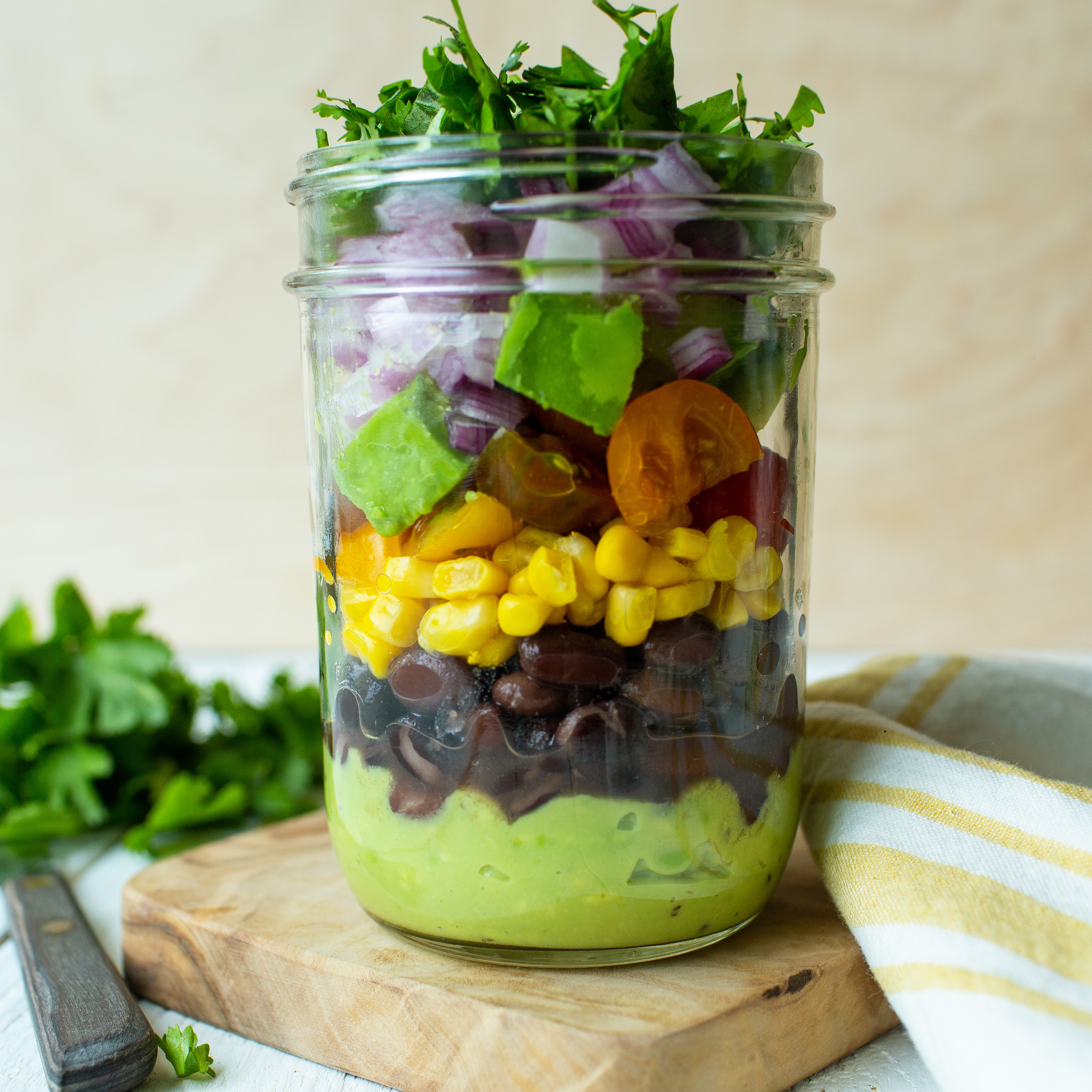https://pulses.org/nap/wp-content/uploads/2018/06/Layered-Taco-Mason-Jar-Salad.jpg